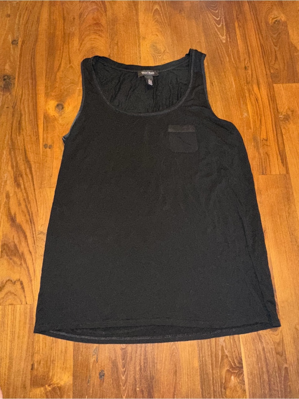 White House Black Market Women’s Black Sleeveless Pocket Tank Top Size Medium.